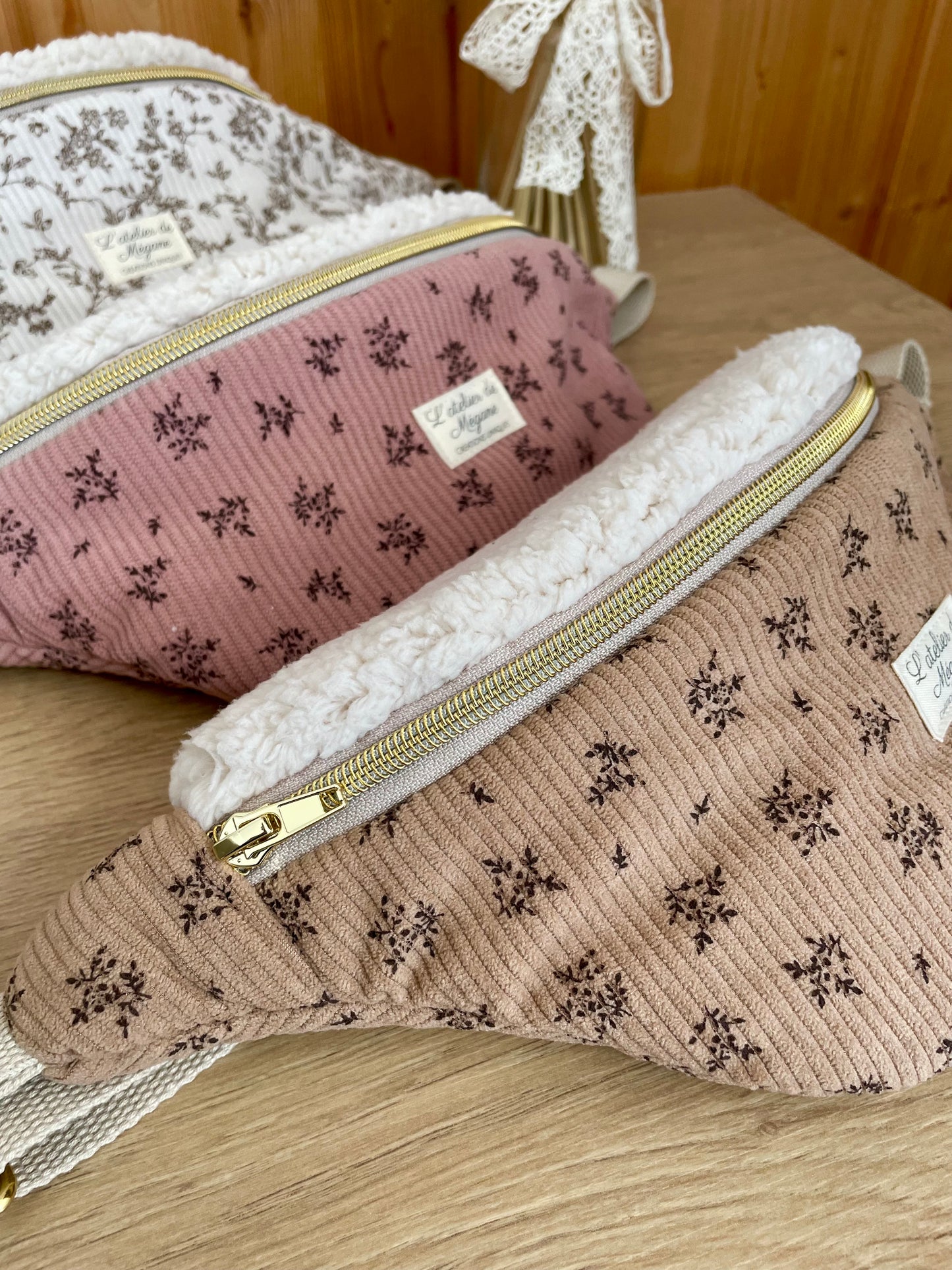 Banane velours fleuri et moumoute