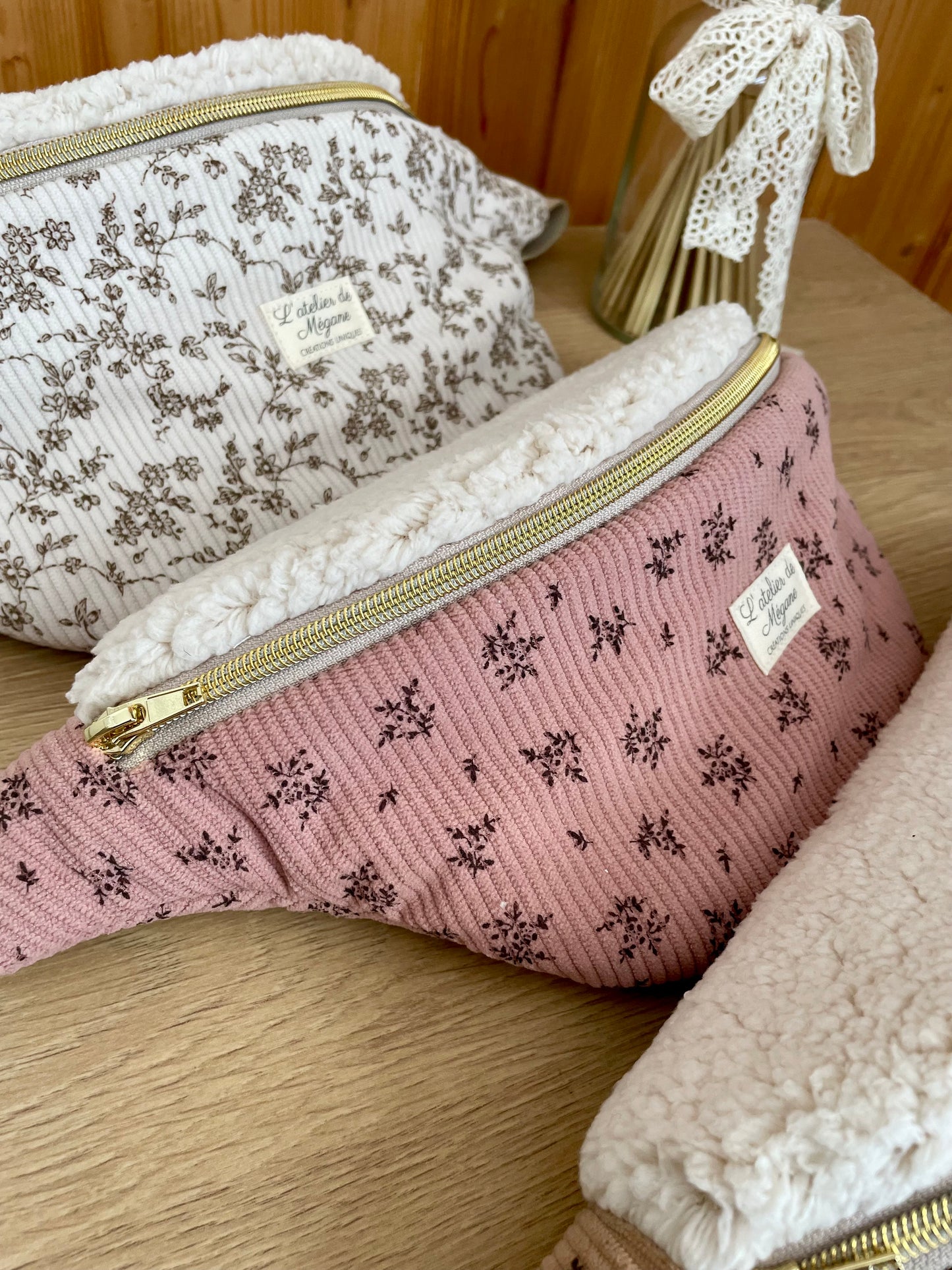 Banane velours fleuri et moumoute