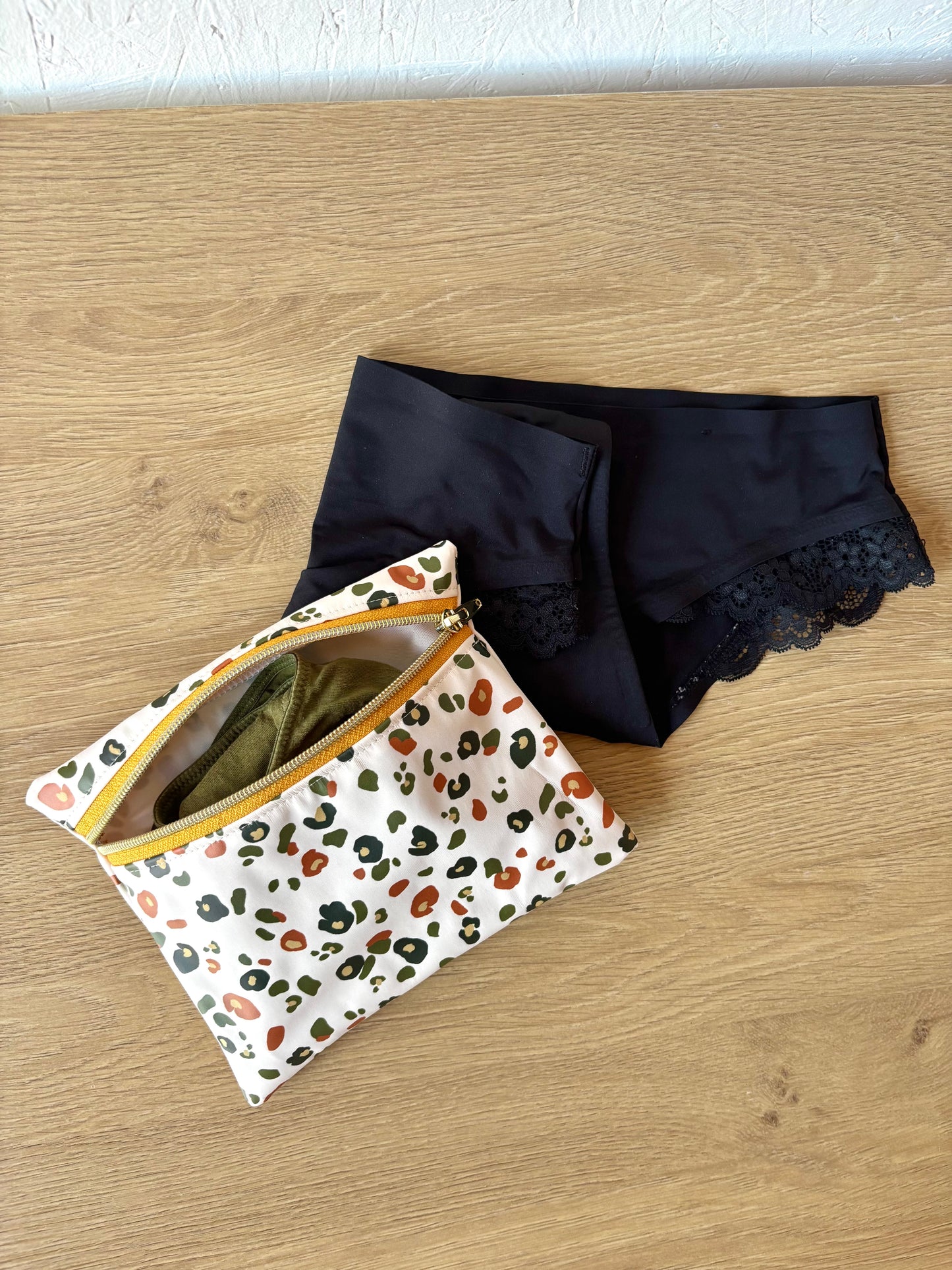 Pochette imperméable pour culotte menstruelle et maillot de bain