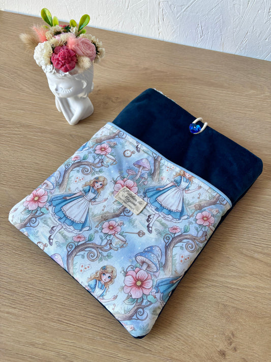 Pochette à livre édition Alice au pays des Merveilles