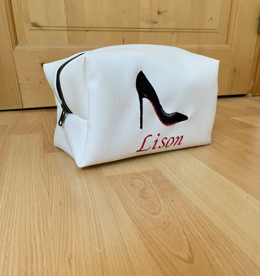 Trousse similicuir brodée